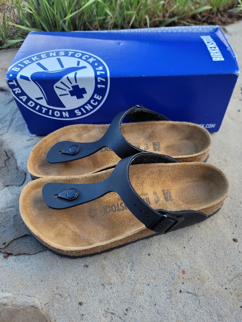 Birkenstock Women's Black Gizeh Thong Sandals (size 38) - Picture 2 of 8